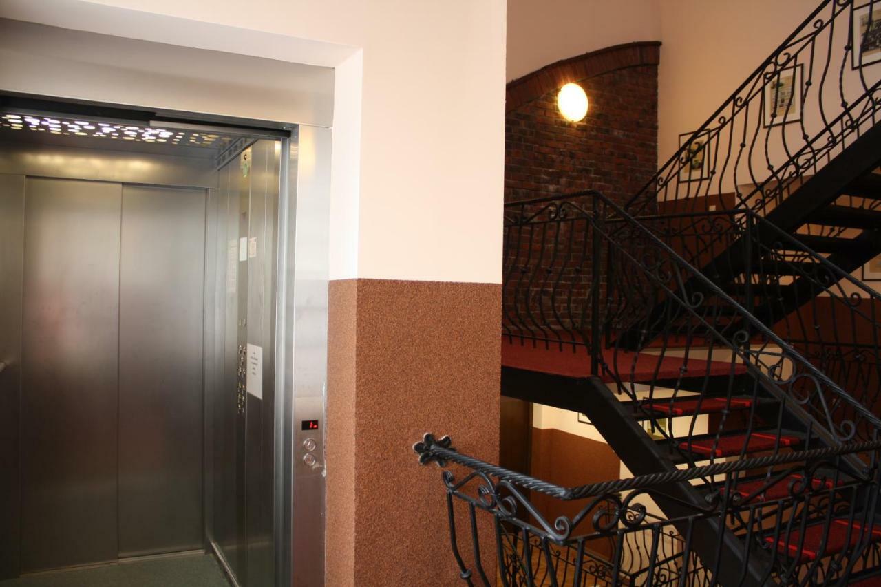 Hotel Pinocy Ledziny Exteriér fotografie